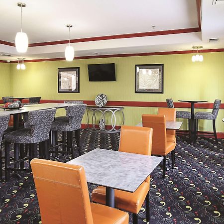 La Quinta Inn & Suites By Wyndham South Dallas - Hutchins Exterior photo