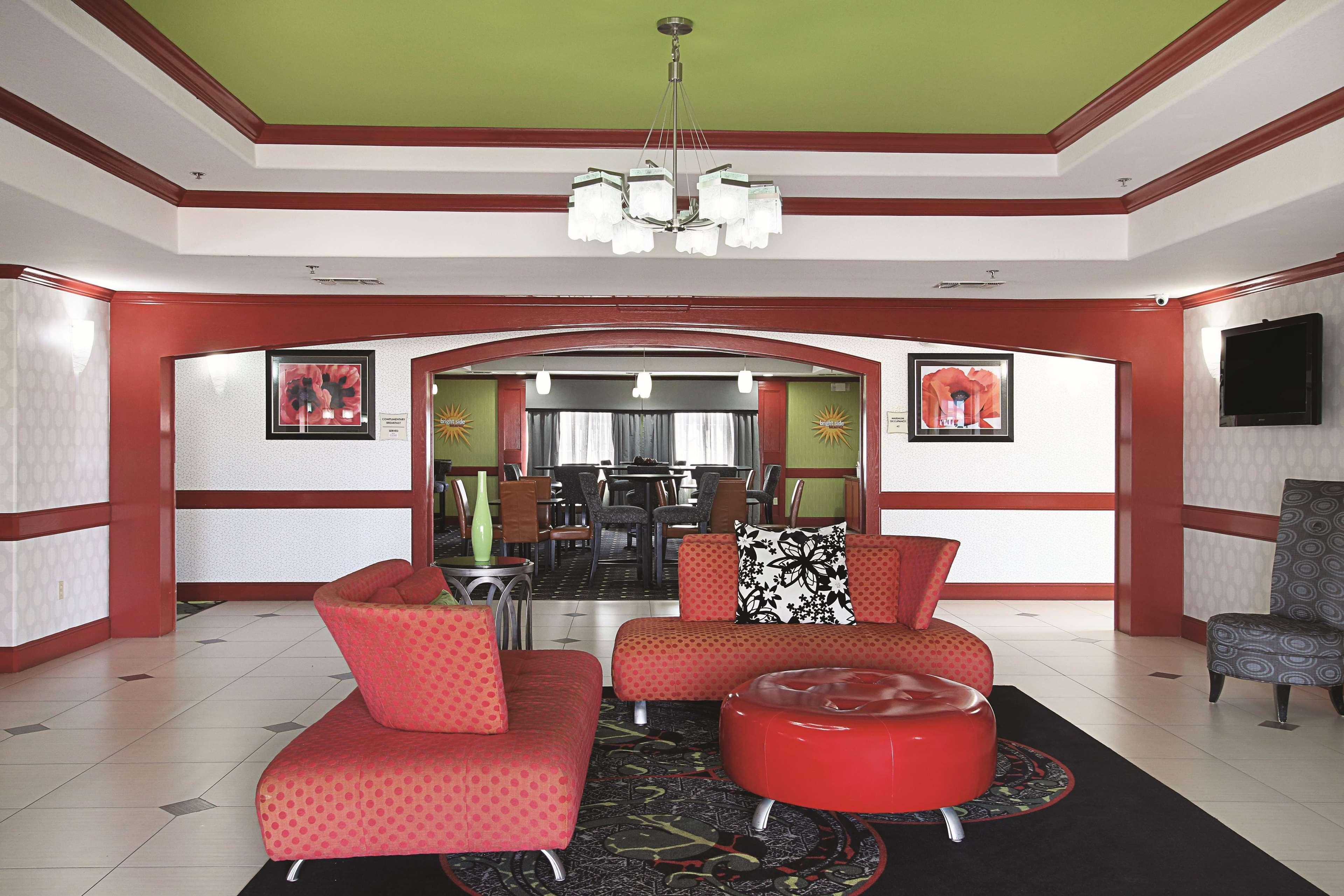La Quinta Inn & Suites By Wyndham South Dallas - Hutchins Exterior photo