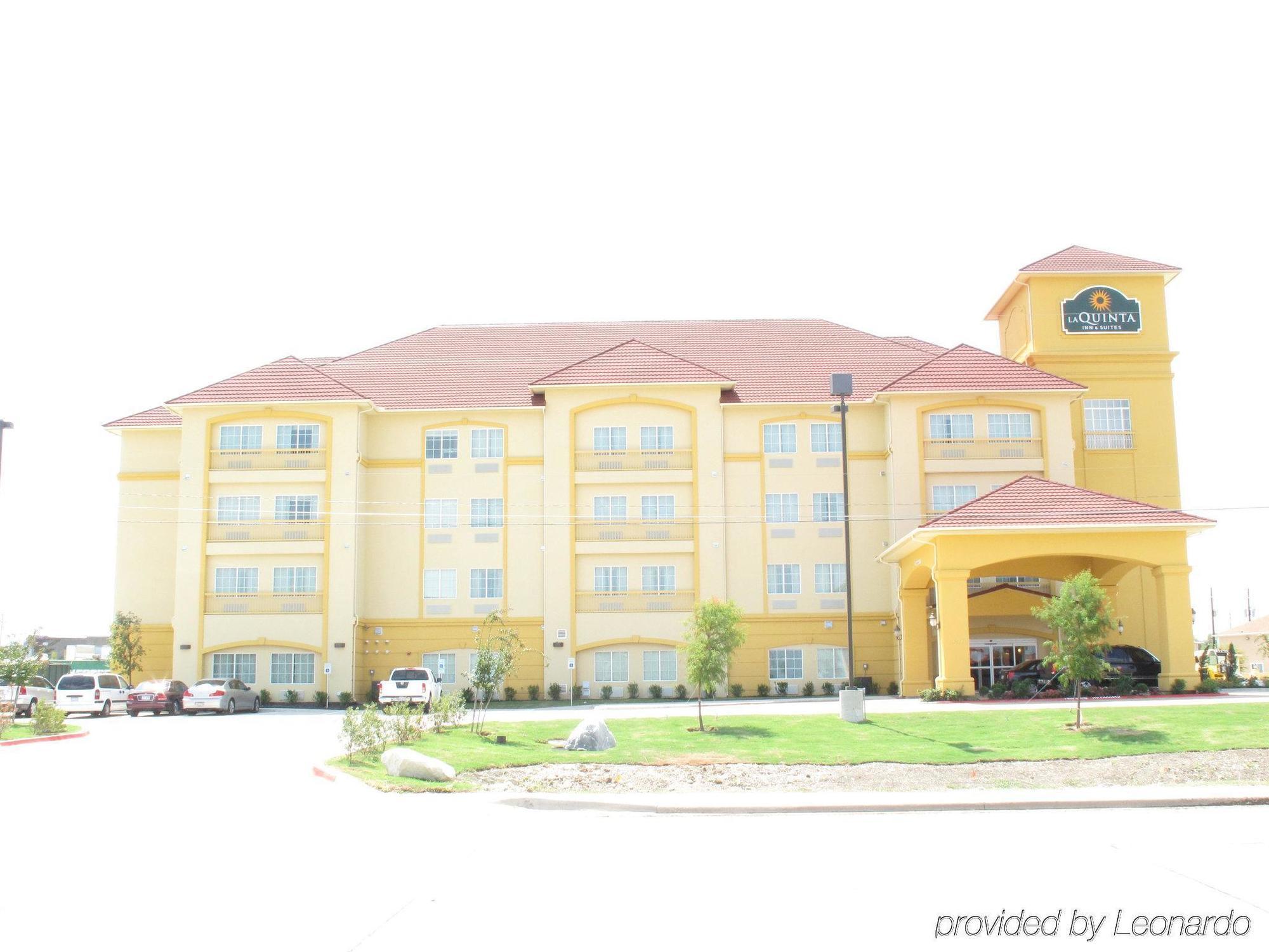La Quinta Inn & Suites By Wyndham South Dallas - Hutchins Exterior photo
