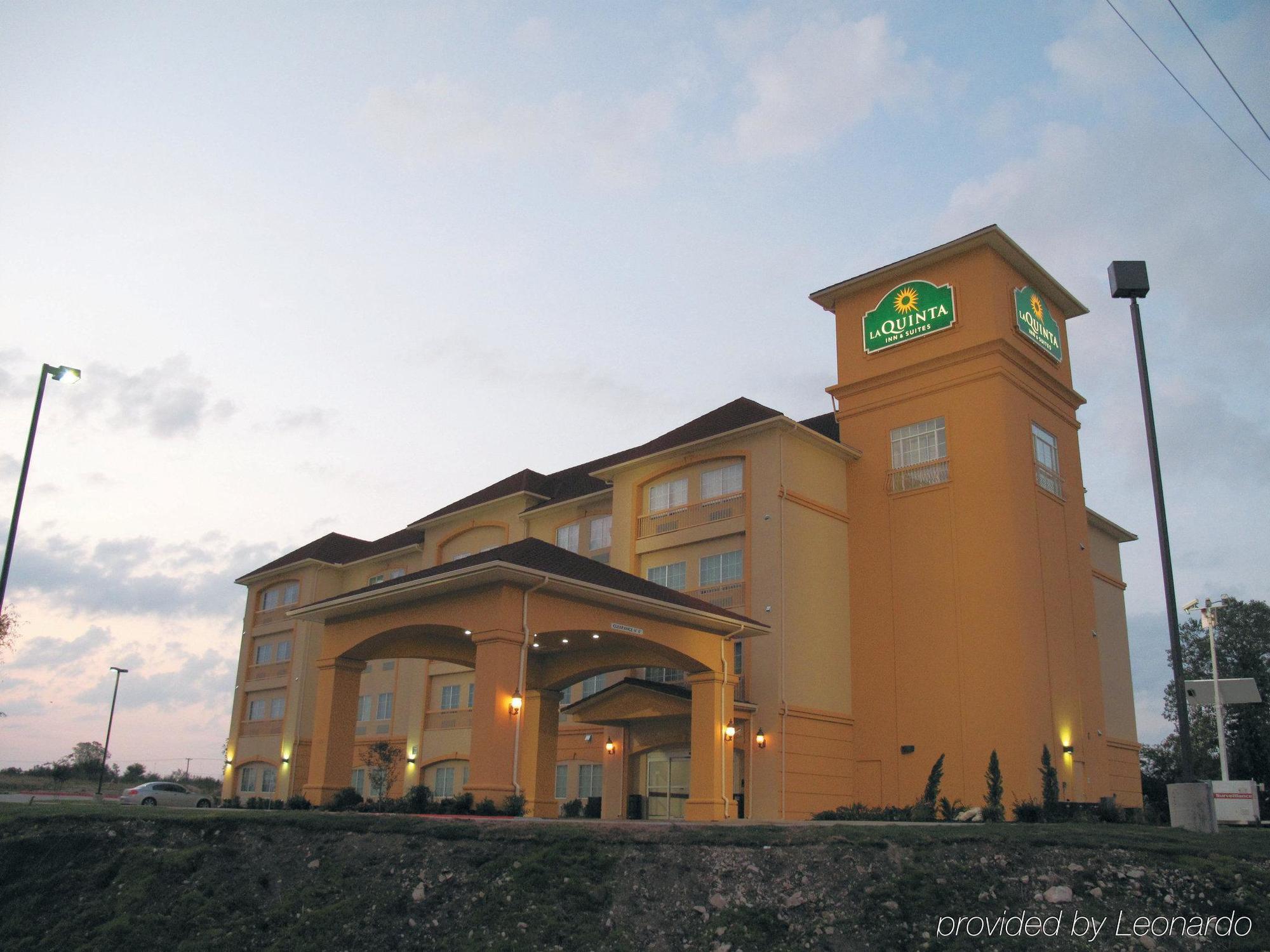 La Quinta Inn & Suites By Wyndham South Dallas - Hutchins Exterior photo